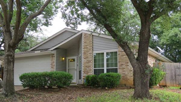 2602 Buck Trail, Euless, TX 76039