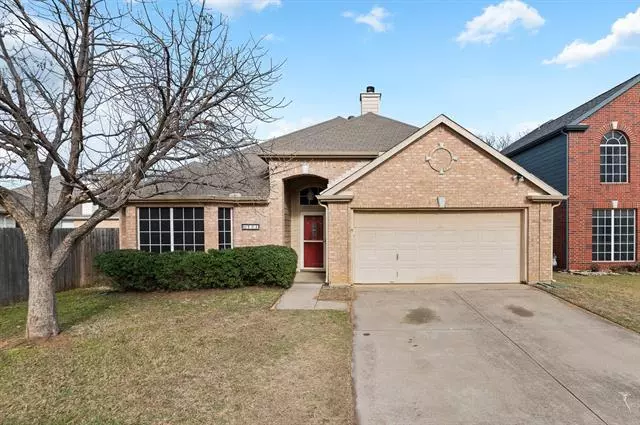 901 Vista Oaks Court, Lake Dallas, TX 75065