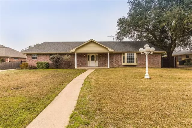 1102 S Harrison Street, West, TX 76691