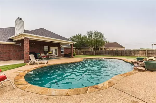 305 Northridge Circle, West, TX 76691