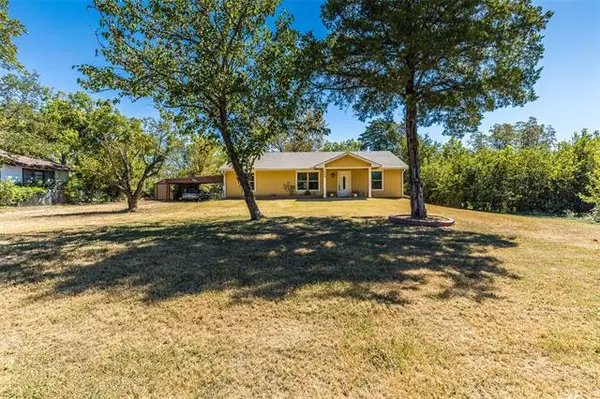 806 N College Avenue, West, TX 76691