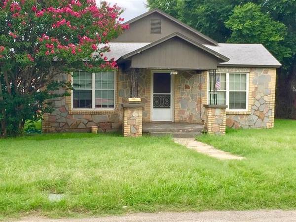 1509 8th Street, Brownwood, TX 76801