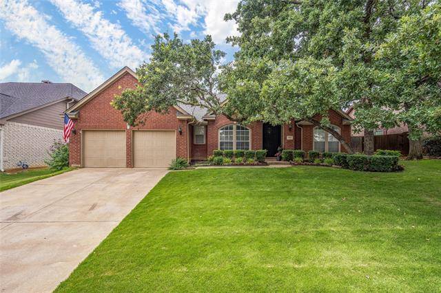 2830 Northwood Street, Grapevine, TX 76051