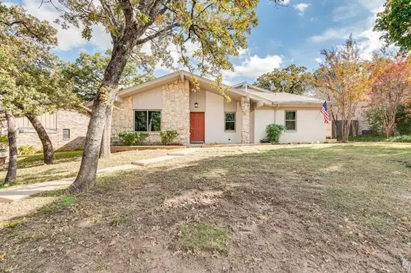 817 N Bowen Road, Arlington, TX 76012