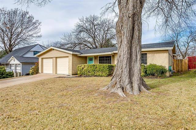 214 Vernon Castle Avenue, Benbrook, TX 76126