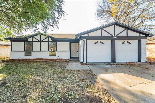 1224 Tobie Layne Street, Benbrook, TX 76126