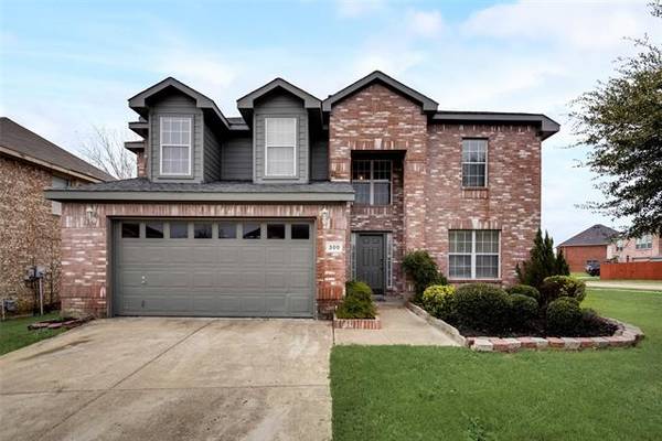 300 Creek Point Lane, Arlington, TX 76002