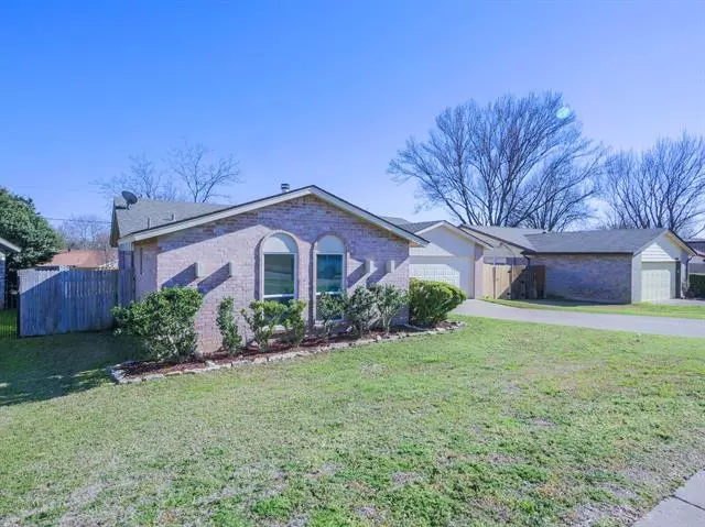 3608 Palomino Drive, Arlington, TX 76017