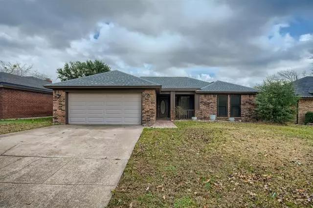 6305 Avanti Drive, Arlington, TX 76001