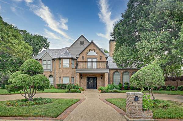 707 Buttermilk Drive, Arlington, TX 76006