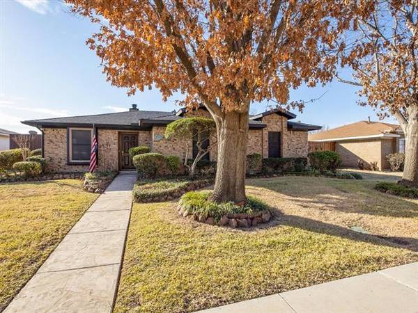 1714 Canterbury Lane, Lewisville, TX 75067