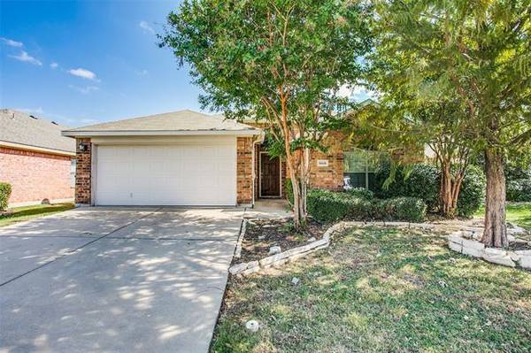 10436 Evening View Drive, Fort Worth, TX 76131