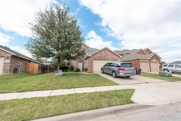 10533 Turning Leaf Trail, Fort Worth, TX 76131