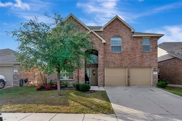 10433 Rising Knoll Lane, Fort Worth, TX 76131