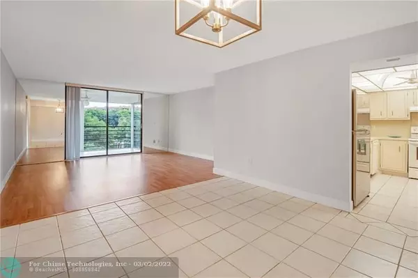 Pembroke Pines, FL 33026,1000 Saint Charles Pl  #408