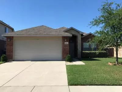 312 Amethyst Drive, Fort Worth, TX 76131