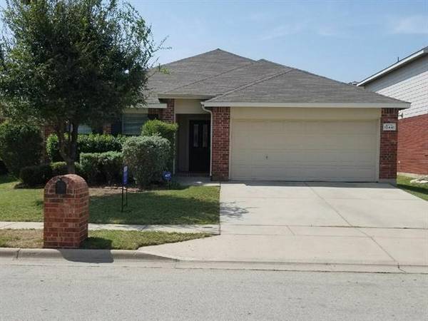 10441 Evening View Drive, Fort Worth, TX 76131