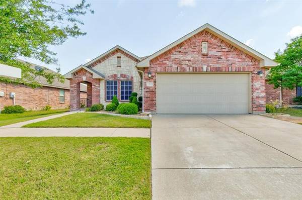 313 Amethyst Drive, Fort Worth, TX 76131