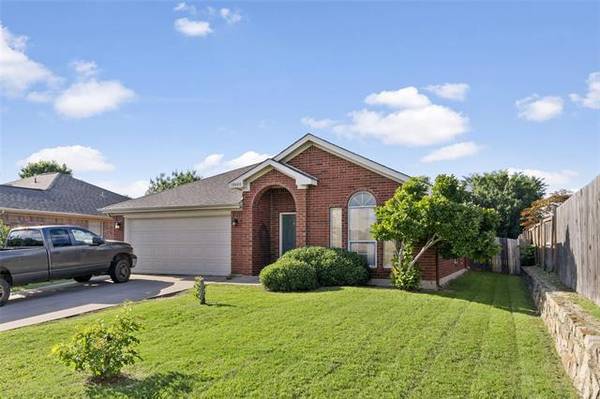 10400 Fossil Hill Drive, Fort Worth, TX 76131