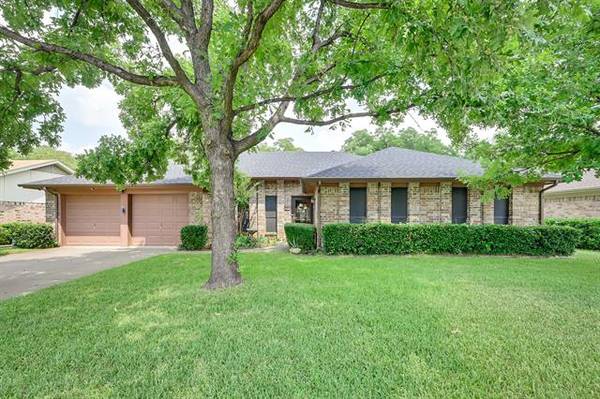 1106 Timber Ridge Drive, Euless, TX 76039