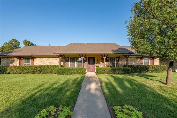 1201 Hillcrest Drive, Euless, TX 76039