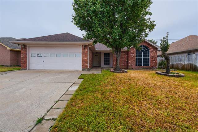 7304 Amber Drive, Watauga, TX 76148