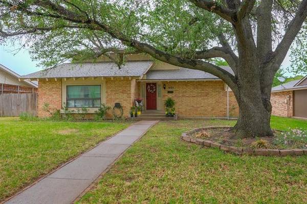 1433 Forestglen Drive, Lewisville, TX 75067