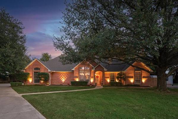 5609 Hidden Oaks Drive, Colleyville, TX 76034