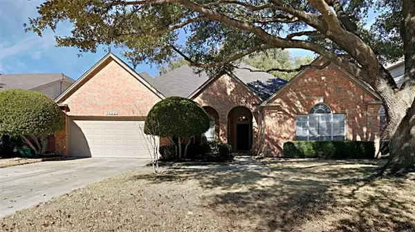 1832 Glen Wood Drive, Grapevine, TX 76051