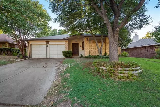 6324 Peggy Drive, Fort Worth, TX 76133