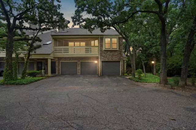 4522 Forestgate Circle, Arlington, TX 76017