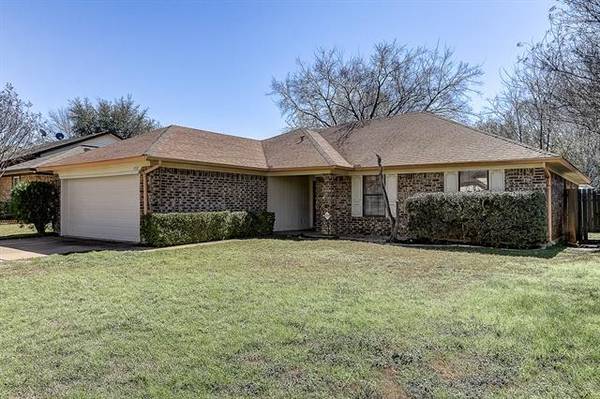 5920 Hillglen Drive, Watauga, TX 76148