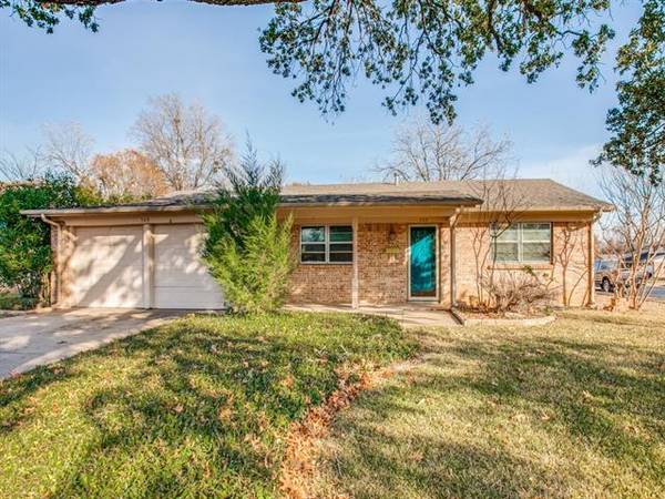 749 Meadowcrest Drive, Crowley, TX 76036