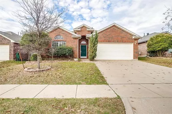 5009 Bedfordshire Drive, Fort Worth, TX 76135