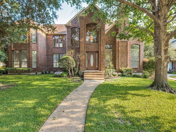 2100 Creekside Circle S, Irving, TX 75063