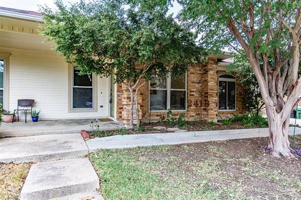 2413 Dalewood Lane, Bedford, TX 76022