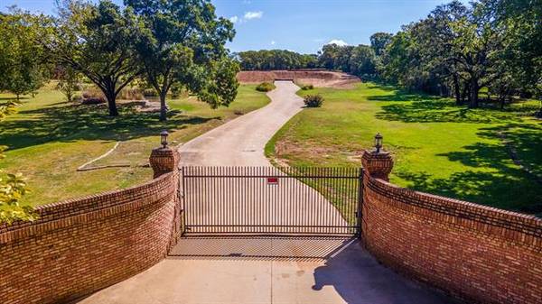 2001 N Peytonville Avenue, Southlake, TX 76092