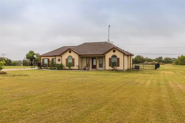 623 N Janes Road, Leroy, TX 76654