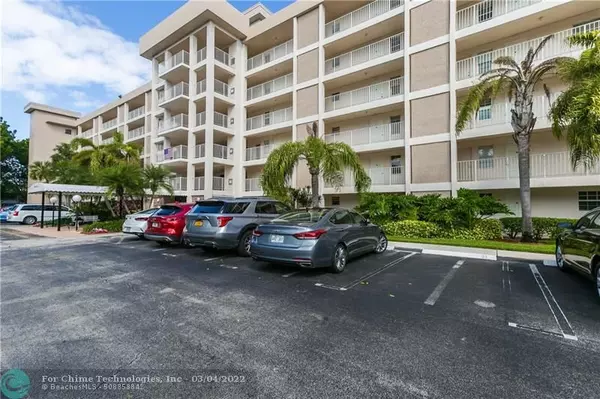 Pompano Beach, FL 33069,2901 S Palm Aire Dr  #610