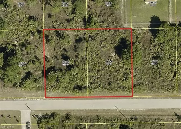 857 Carbon ST E, Lehigh Acres, FL 33974