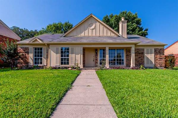 7618 Bayview Drive, Rowlett, TX 75088