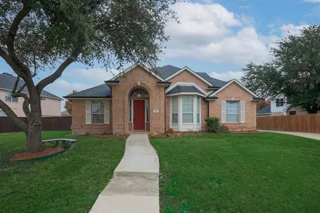 203 Briar Oak Drive, Murphy, TX 75094