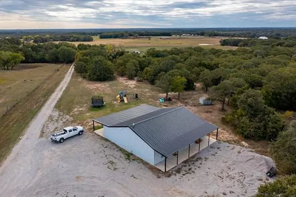 140 Private Road 2699, Alvord, TX 76225