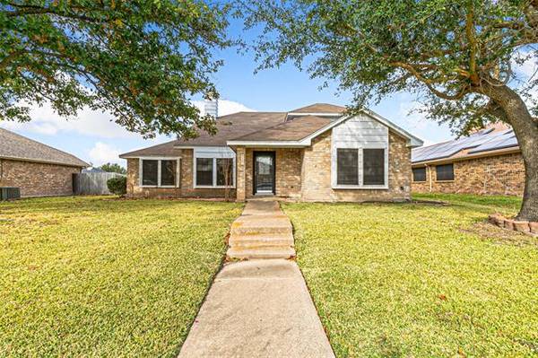 8801 Pine Forest Drive, Rowlett, TX 75088