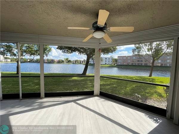 7208 Fairfax Dr  #105, Tamarac, FL 33321