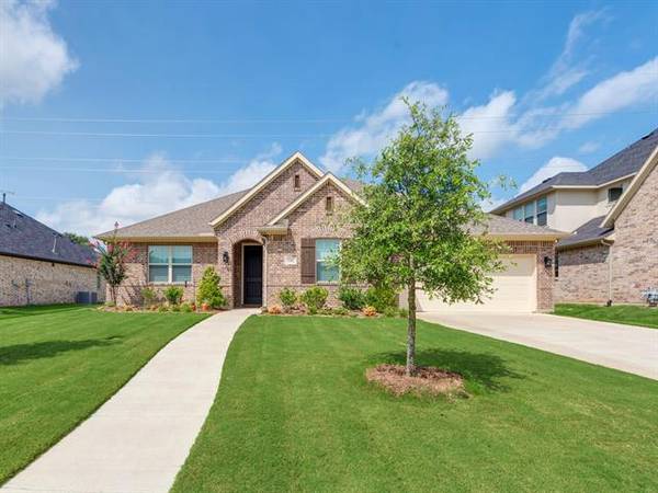 2817 Sandstone Drive, Hurst, TX 76054