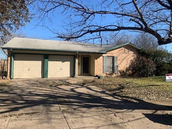 528 Wallace Drive, Crowley, TX 76036