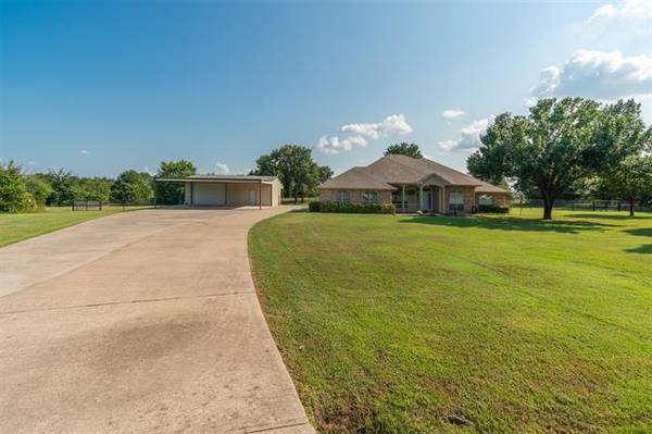 360 COUNTRY OAKS Road, Greenville, TX 75401