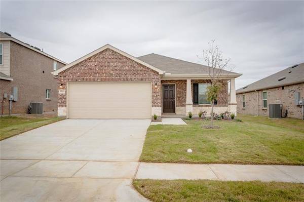 1240 Vernon Drive, Aubrey, TX 76227