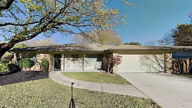 966 Meadowbrook Drive, Grapevine, TX 76051